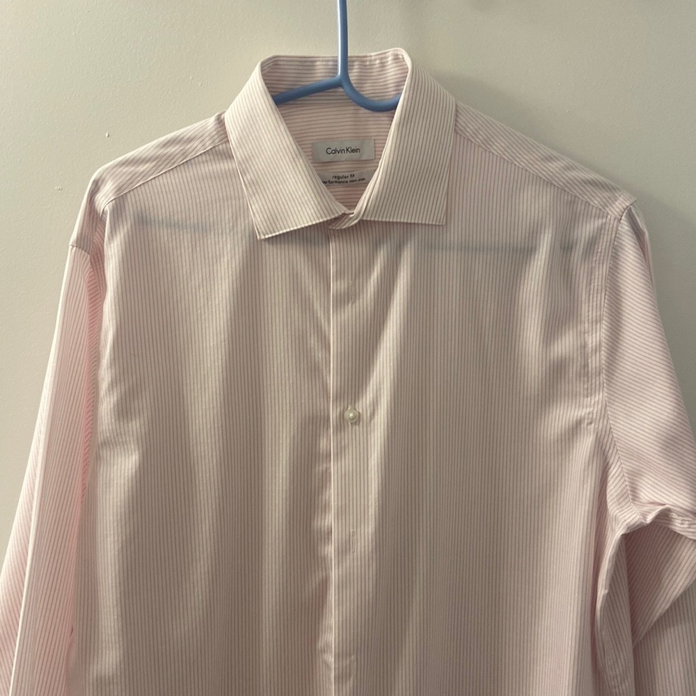 Calvin Klein regular fit performance non-iron dress shirt in seer sucker